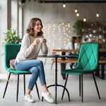 Casa si Gradina - Mobilier - Scaune si fotolii - Scaune - Set 4 scaune tapitate din catifea Milo, sezut matlasat, picioare metalice, 46x44x87 cm, maxim 130 kg, verde - Infinity.ro