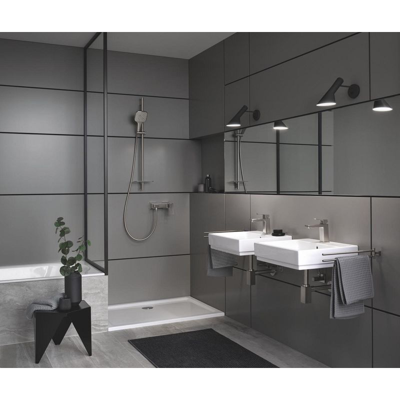 Casa si Gradina - Sanitare - Cazi si cabine de dus - Coloane si seturi de dus - Bara de dus Grohe 26603DC0, SmartActive, 900 mm, etajera, mat, otel satinat - Infinity.ro