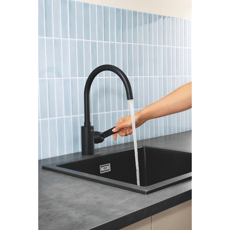 Casa si Gradina - Sanitare - Chiuveta bucatarie si accesorii - Baterii bucatarie - Baterie bucatarie Grohe 314942431, 0.6 bar, 353 mm, 224 mm, 1 orificii instalare, 1 sprayuri, 150 unghi pivotare, Negru - Infinity.ro