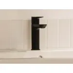 Casa si Gradina - Sanitare - Lavoar baie si accesorii - Baterii sanitare - Baterie lavoar Roca A5A326ENB0, 28 mm, 5 l/min, 0.5 bar, 35 mm, 161 mm, 151 mm, 365 mm, 1 orificii instalare, Negru - Infinity.ro
