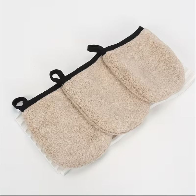 Ingrijire personala si Cosmetice - Ingrijire personala - Ingrijire corp - Bureti de baie - Set de 2 manusi pentru demachiere, curatarea umeda a fetei si exfoliere delicata, bej, AK25, eCarla - Infinity.ro