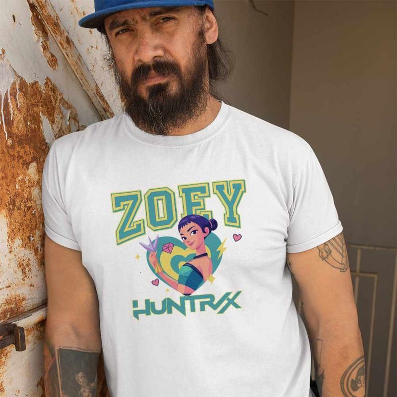 Fashion, accesorii si bijuterii - Barbati - Imbracaminte - Tricouri si bluze barbati - Tricou Barbati Huntrix Zoey Kpop Demon Hunters, alb, marime S - Infinity.ro