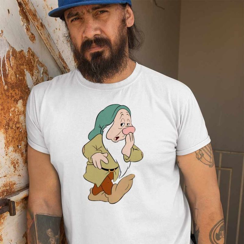 Fashion, accesorii si bijuterii - Barbati - Imbracaminte - Tricouri si bluze barbati - Tricou Barbati Alba ca Zapada Somnorosul, alb, marime XL - Infinity.ro