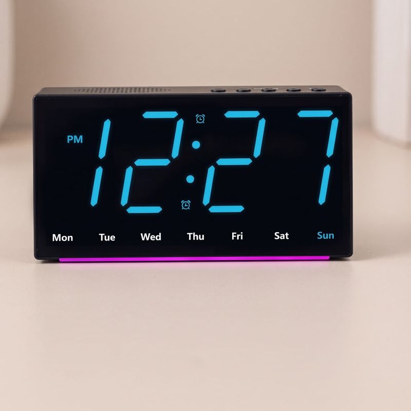Casa si Gradina - Decoratiuni - Ceasuri - Ceas digital LED de perete si birou carcasa neagra lumina albastra afisaj ora data temperatura dubla alarma lumina veghe - Infinity.ro