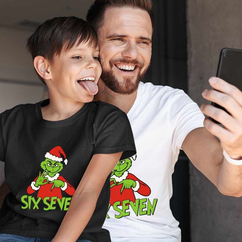 Fashion, accesorii si bijuterii - Barbati - Imbracaminte - Tricouri si bluze barbati - Tricou Barbati Six Seven Grinch Craciun, negru, marime M - Infinity.ro