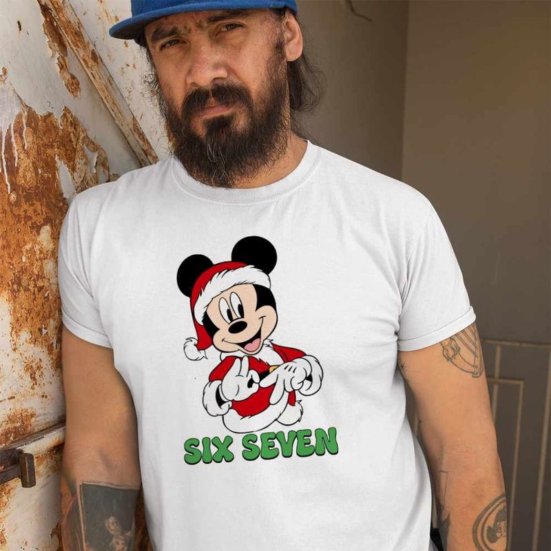 Fashion, accesorii si bijuterii - Barbati - Imbracaminte - Tricouri si bluze barbati - Tricou Barbati Six Seven Mickey Mouse Craciun Donald Duck, alb, marime 2XL - Infinity.ro