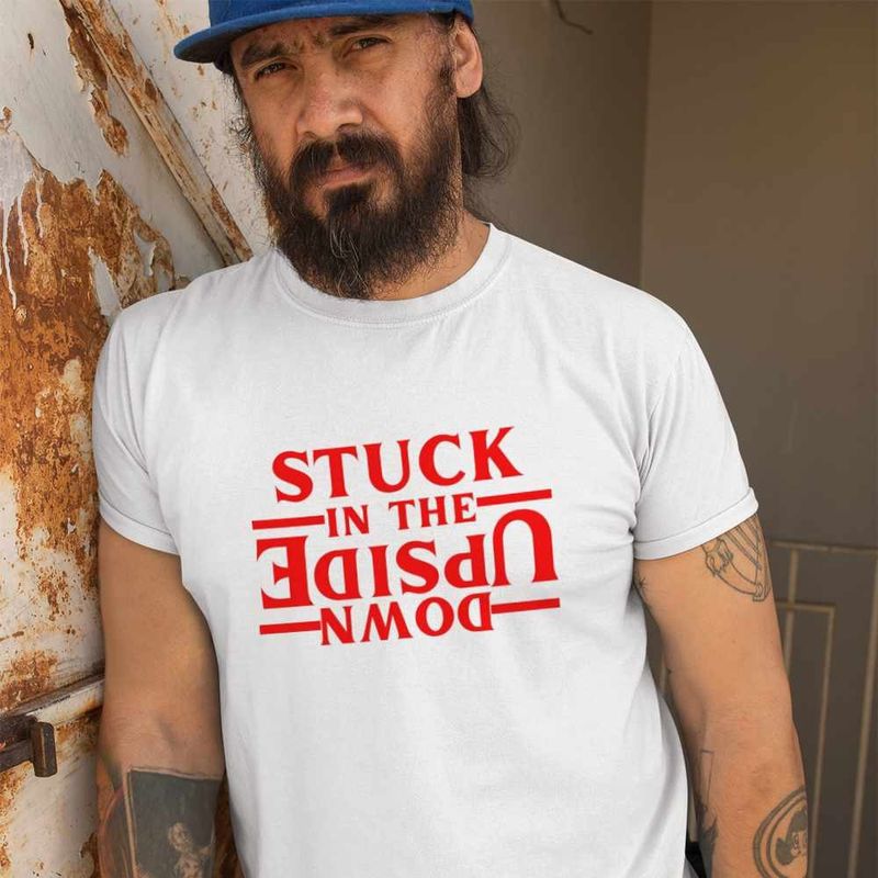 Fashion, accesorii si bijuterii - Barbati - Imbracaminte - Tricouri si bluze barbati - Tricou Barbati Stranger Things Stuck in the Upside Down, alb, marime XL - Infinity.ro