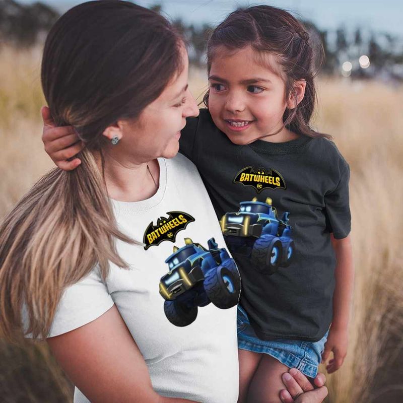 Fashion, accesorii si bijuterii - Femei - Imbracaminte femei - Tricouri si topuri femei - Tricou Femei Batwheels Buff Battruck Batroti Batman Desene, negru, marime XL - Infinity.ro