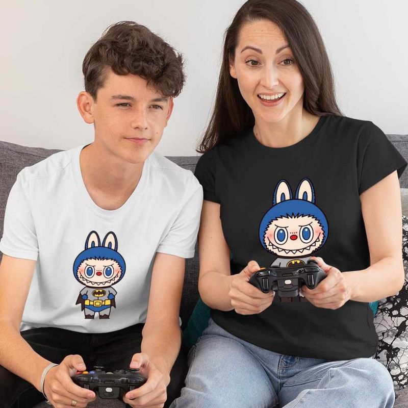 Fashion, accesorii si bijuterii - Femei - Imbracaminte femei - Tricouri si topuri femei - Tricou Femei Labubu Batman Batroti, alb, marime M - Infinity.ro