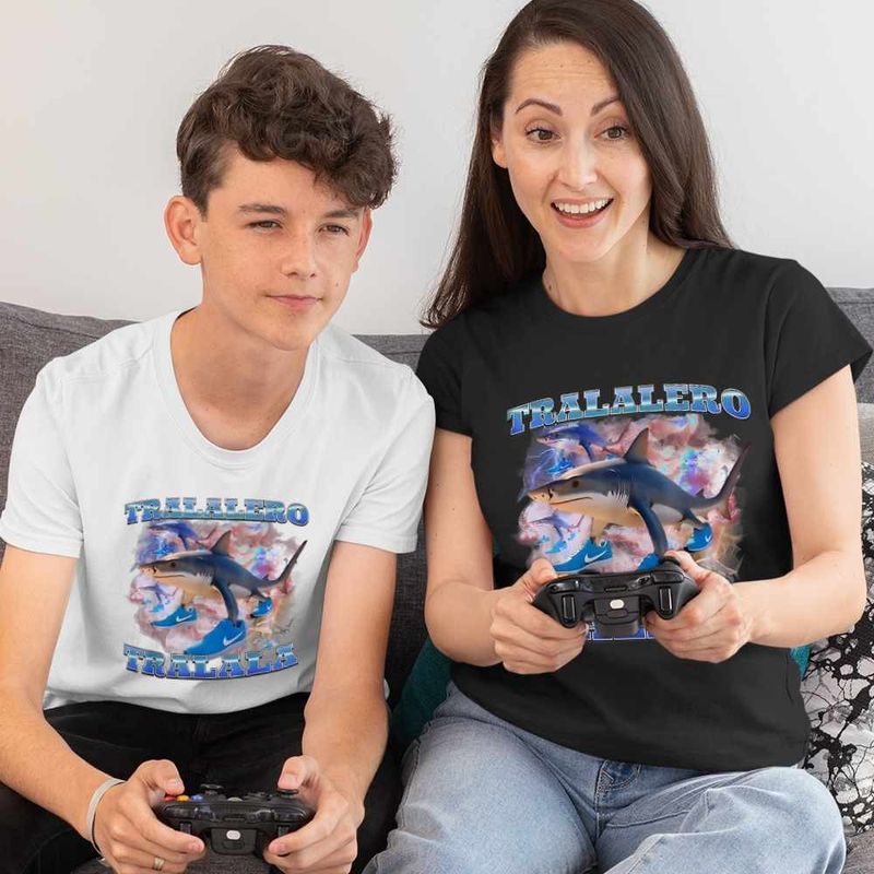 Fashion, accesorii si bijuterii - Femei - Imbracaminte femei - Tricouri si topuri femei - Tricou Femei Italian Meme Tralalero Brainrot, alb, marime 3XL - Infinity.ro