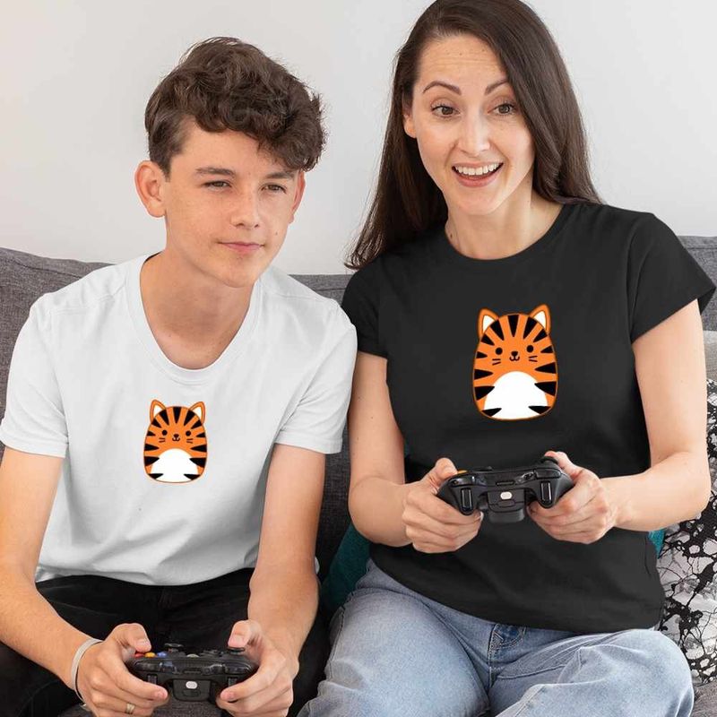 Fashion, accesorii si bijuterii - Femei - Imbracaminte femei - Tricouri si topuri femei - Tricou Femei Squishmallows Tigru Jungla Tigroaica, alb, marime L - Infinity.ro