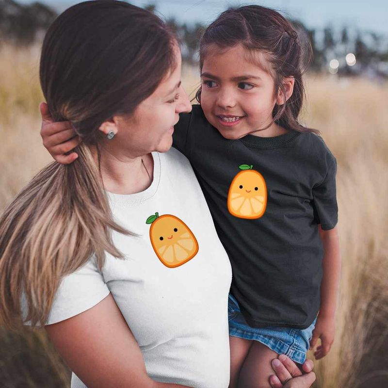 Fashion, accesorii si bijuterii - Femei - Imbracaminte femei - Tricouri si topuri femei - Tricou Femei Squishmallows Portocala, negru, marime S - Infinity.ro
