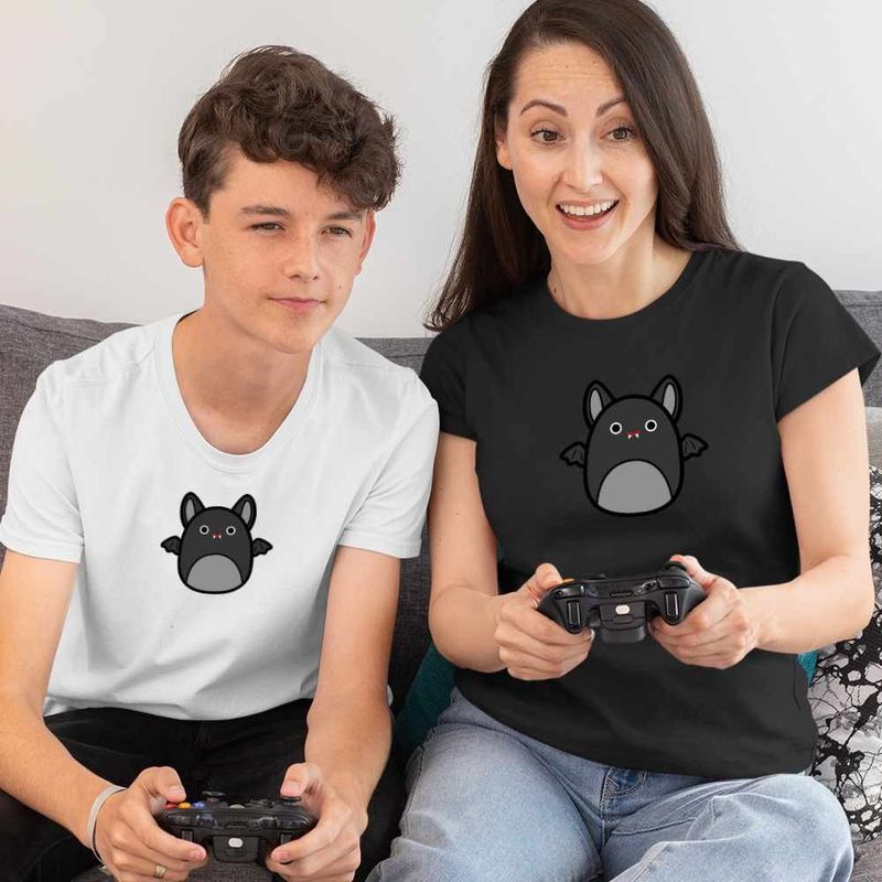 Fashion, accesorii si bijuterii - Femei - Imbracaminte femei - Tricouri si topuri femei - Tricou Femei Squishmallows Liliac, alb, marime S - Infinity.ro