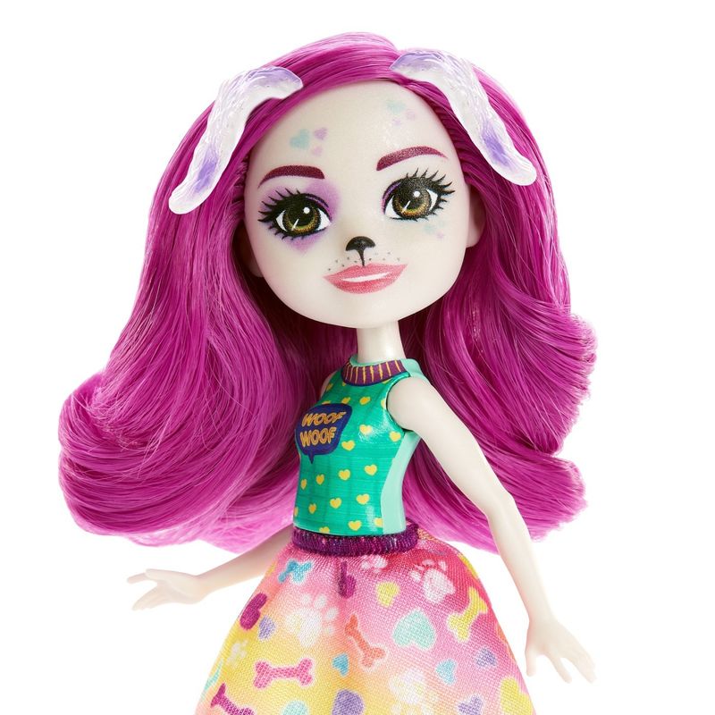 Jucarii, Copii si Bebe - Jucarii si jocuri - Papusi si accesorii - Papusi - Enchantimals City Tails Main Street familia Dessei Dalmatian - Infinity.ro