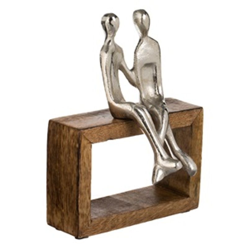 Casa si Gradina - Decoratiuni - Decoratiuni de sezon - Decoratiune de masa cu banca din lemn si figurina cuplu, 15.5x11x21cm - Infinity.ro