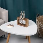 Casa si Gradina - Decoratiuni - Decoratiuni de sezon - Decoratiune de masa cu banca din lemn si figurina cuplu, 15.5x11x21cm - Infinity.ro