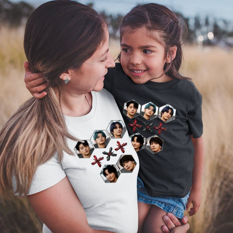 Fashion, accesorii si bijuterii - Femei - Imbracaminte femei - Tricouri si topuri femei - Tricou Femei Tomorrow X Together Merch Bts, negru, marime S - Infinity.ro