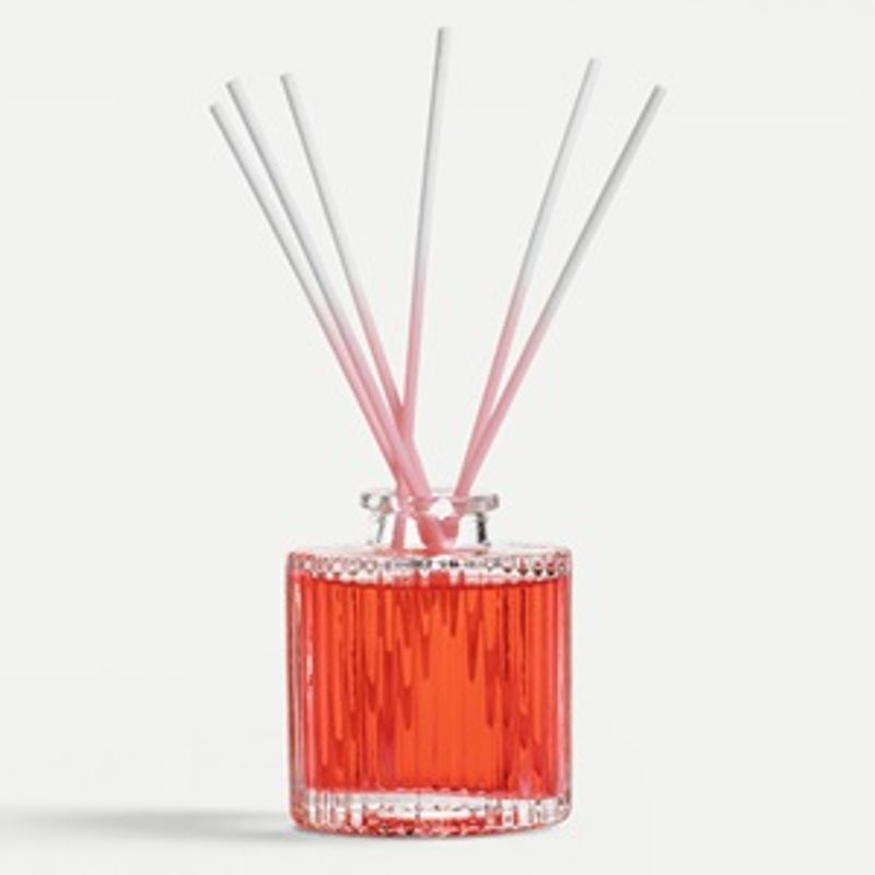 Casa si Gradina - Decoratiuni - Aromaterapie si lumanari - Odorizante camera - Odorizant de camera cu betisoare parfumate, aroma capsuni si cheesecake, 90 ml - Infinity.ro