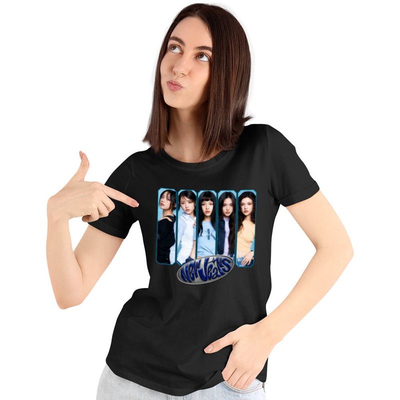 Fashion, accesorii si bijuterii - Femei - Imbracaminte femei - Tricouri si topuri femei - Tricou Femei NewJeans Kpop Merch, negru, marime S - Infinity.ro