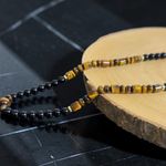 Fashion, accesorii si bijuterii - Barbati - Bijuterii barbati - Lanturi si pandantive barbati - Colier elegant barbati Enko din onix negru si ochi de tigru cu inchidere magnetica si accesorii argint placat cu aur - Infinity.ro