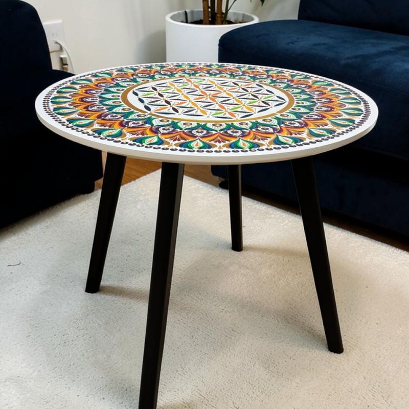 Casa si Gradina - Decoratiuni - Tablouri - Masuta decorativa alba lemn pictata manual model mandala cu geam securizat, 50 cm - Infinity.ro
