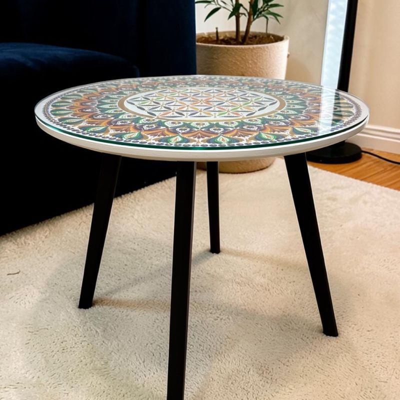 Casa si Gradina - Decoratiuni - Tablouri - Masuta decorativa alba lemn pictata manual model mandala cu geam securizat, 50 cm - Infinity.ro