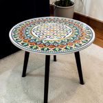 Casa si Gradina - Decoratiuni - Tablouri - Masuta decorativa alba lemn pictata manual model mandala cu geam securizat, 50 cm - Infinity.ro