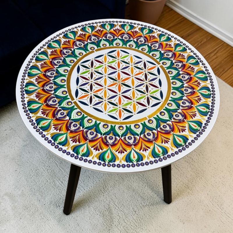 Casa si Gradina - Decoratiuni - Tablouri - Masuta decorativa alba lemn pictata manual model mandala cu geam securizat, 50 cm - Infinity.ro