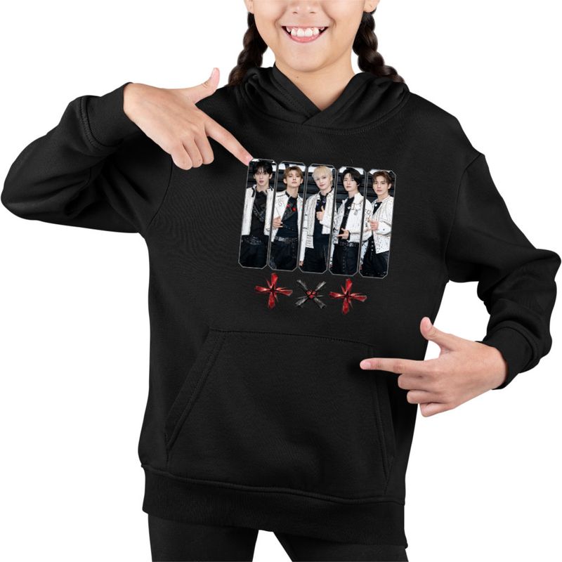 Fashion, accesorii si bijuterii - Copii - Imbracaminte copii - Pulovere si hanorace copii - Hanorac Copii Fete Tomorrow X Together Kpop Party Merch, negru, marime L Copii - Infinity.ro