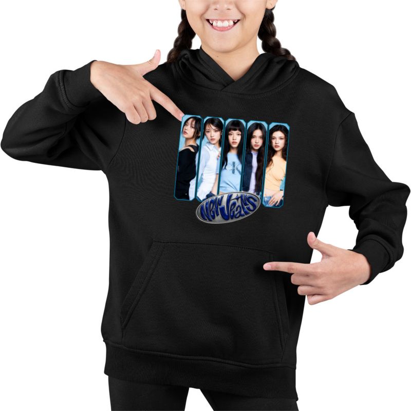 Fashion, accesorii si bijuterii - Copii - Imbracaminte copii - Pulovere si hanorace copii - Hanorac Copii Fete NewJeans Kpop Merch, negru, marime XL Copii - Infinity.ro