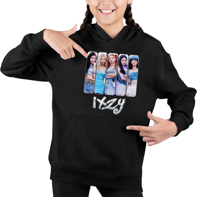 Fashion, accesorii si bijuterii - Copii - Imbracaminte copii - Pulovere si hanorace copii - Hanorac Copii Fete Itzy Kpop Merch, negru, marime XS Copii - Infinity.ro
