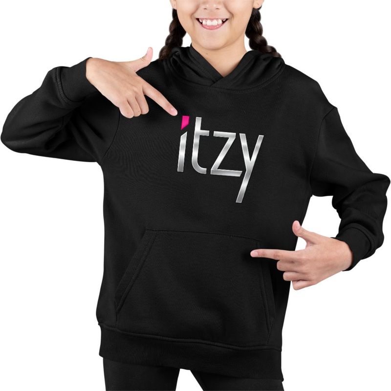 Fashion, accesorii si bijuterii - Copii - Imbracaminte copii - Pulovere si hanorace copii - Hanorac Copii Fete Itzy Kpop Yeji Merch, negru, marime XS Copii - Infinity.ro