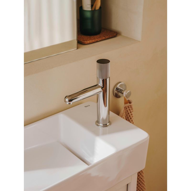Casa si Gradina - Sanitare - Lavoar baie si accesorii - Baterii sanitare - Baterie lavoar Roca A5A3B3FC00, 28 mm, 5 l/min, 0.5 bar, 35 mm, 188 mm, 115 mm, 380 mm, 1 orificii instalare, Crom - Infinity.ro