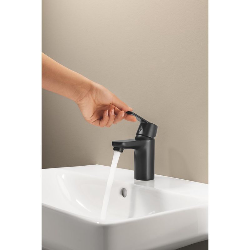 Casa si Gradina - Sanitare - Lavoar baie si accesorii - Baterii sanitare - Baterie lavoar Grohe 235862430, 35 mm, 2.5 l/min, 0.7 bar, 34 mm, 140 mm, 92 mm, 370 mm, 1 orificii instalare, Negru - Infinity.ro