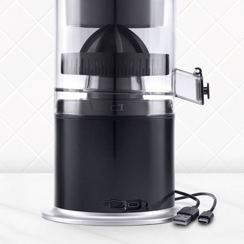 Electronice si Electrocasnice - Electrocasnice bucatarie - Preparare bauturi - Storcatoare de fructe - Storcator de citrice Ufesa Squeeze & Go, electric, portabil, USB-C, 1500 mAh, 220 ml - Infinity.ro