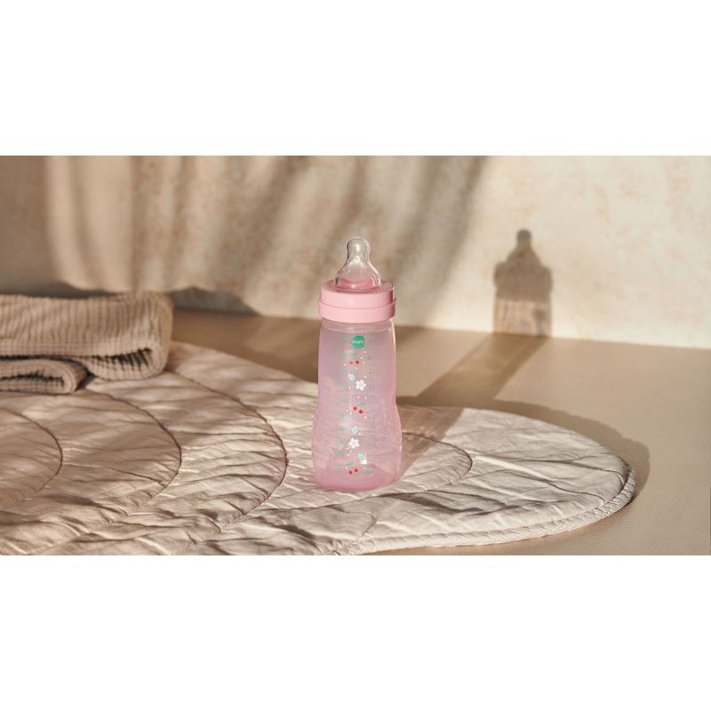 Jucarii, Copii si Bebe - Hrana si alaptare - Biberoane, suzete si accesorii hranire - Biberoane, tetine si accesorii - Biberon anticolici MAM Easy Active Pattern Fruits, 330 ml, tetina silicon, roz - Infinity.ro