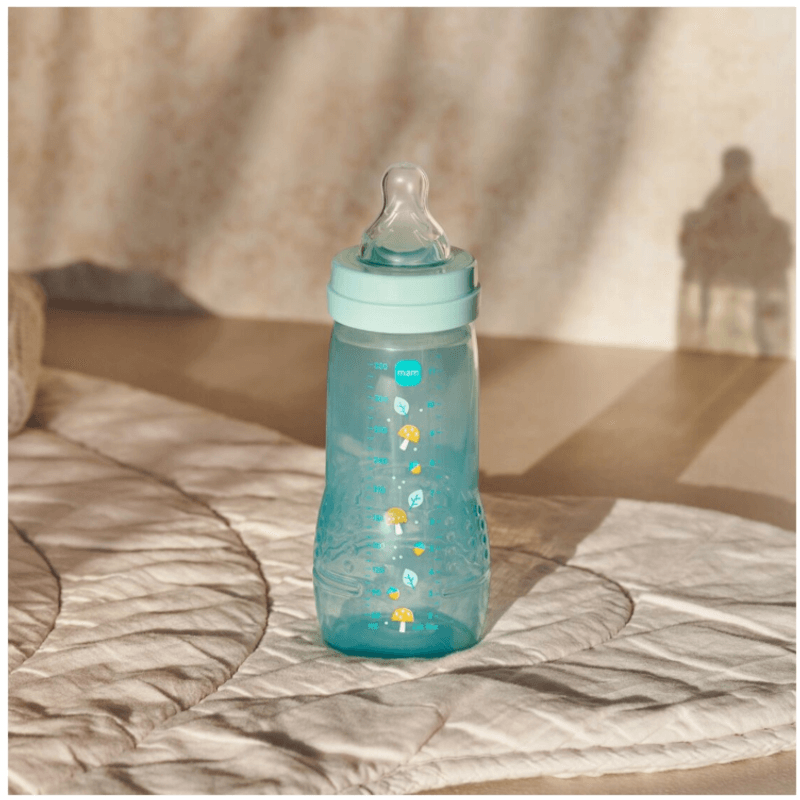 Jucarii, Copii si Bebe - Hrana si alaptare - Biberoane, suzete si accesorii hranire - Biberoane, tetine si accesorii - Biberon anticolici MAM Easy Active Pattern Fruits, 330 ml, tetina silicon, verde - Infinity.ro