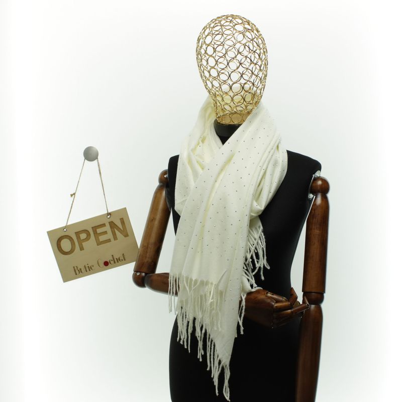 Fashion, accesorii si bijuterii - Femei - Accesorii femei - Esarfe si fulare femei - Esarfa dama, din lana, Buticcochet, 70x190 cm, model cu strasuri, Alb - ES3384 - Infinity.ro