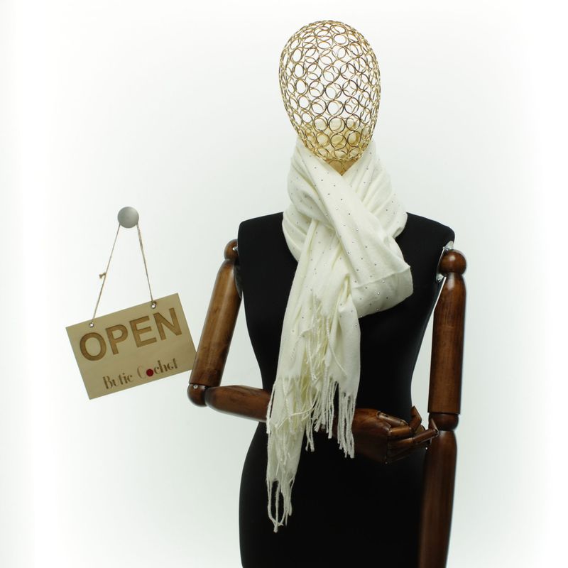 Fashion, accesorii si bijuterii - Femei - Accesorii femei - Esarfe si fulare femei - Esarfa dama, din lana, Buticcochet, 70x190 cm, model cu strasuri, Alb - ES3384 - Infinity.ro