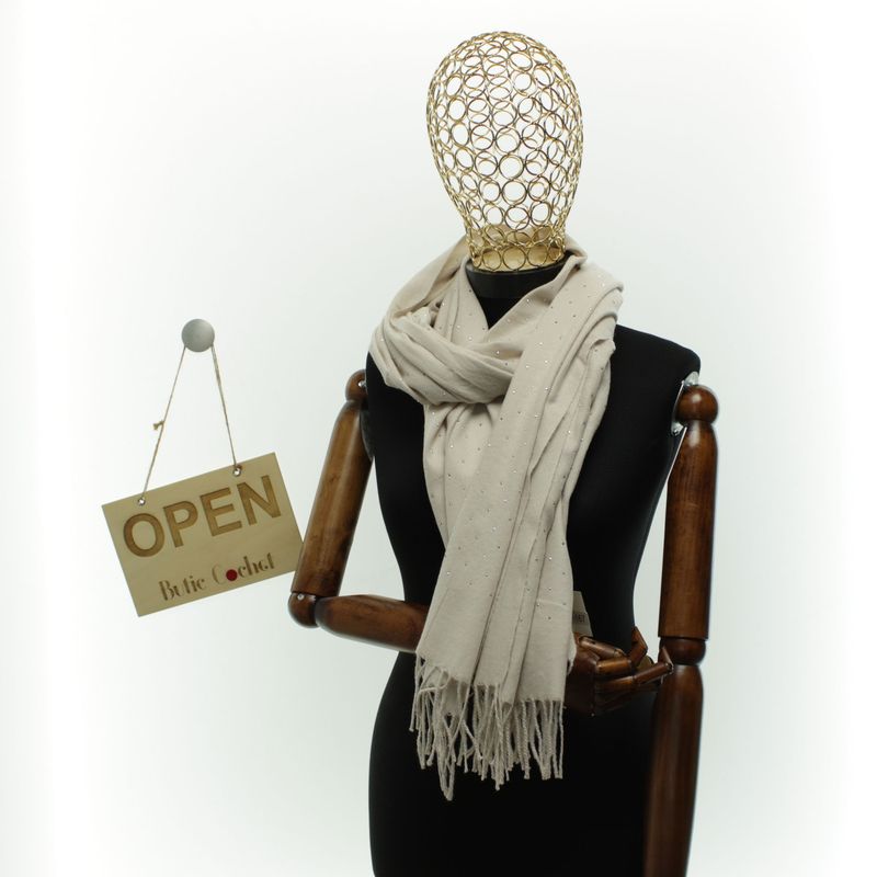 Fashion, accesorii si bijuterii - Femei - Accesorii femei - Esarfe si fulare femei - Esarfa dama, din lana, Buticcochet, 70x190 cm, model cu strasuri, Crem - ES3386 - Infinity.ro