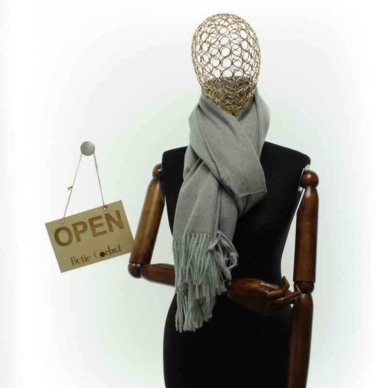 Fashion, accesorii si bijuterii - Femei - Accesorii femei - Esarfe si fulare femei - Esarfa dama, din lana, Buticcochet, 66x200 cm, model cu sclipici, Gri - ES3396 - Infinity.ro