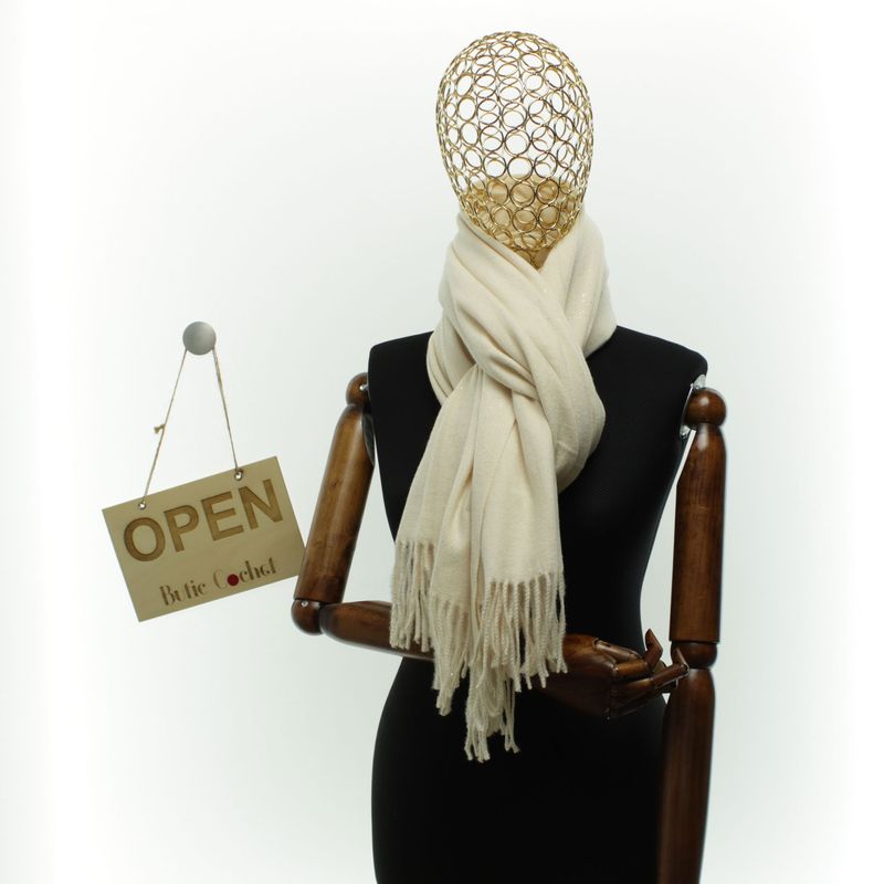 Fashion, accesorii si bijuterii - Femei - Accesorii femei - Esarfe si fulare femei - Esarfa dama, din lana, Buticcochet, 66x200 cm, model cu sclipici, Crem - ES3395 - Infinity.ro