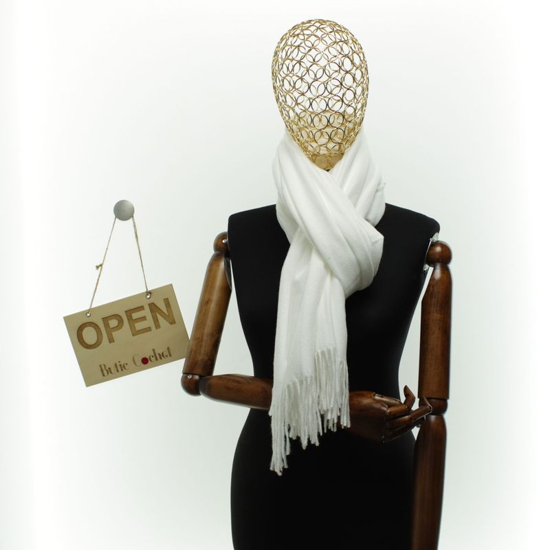 Fashion, accesorii si bijuterii - Femei - Accesorii femei - Esarfe si fulare femei - Esarfa dama, din lana, Buticcochet, 70x190 cm, model uni, Alb - ES3417 - Infinity.ro