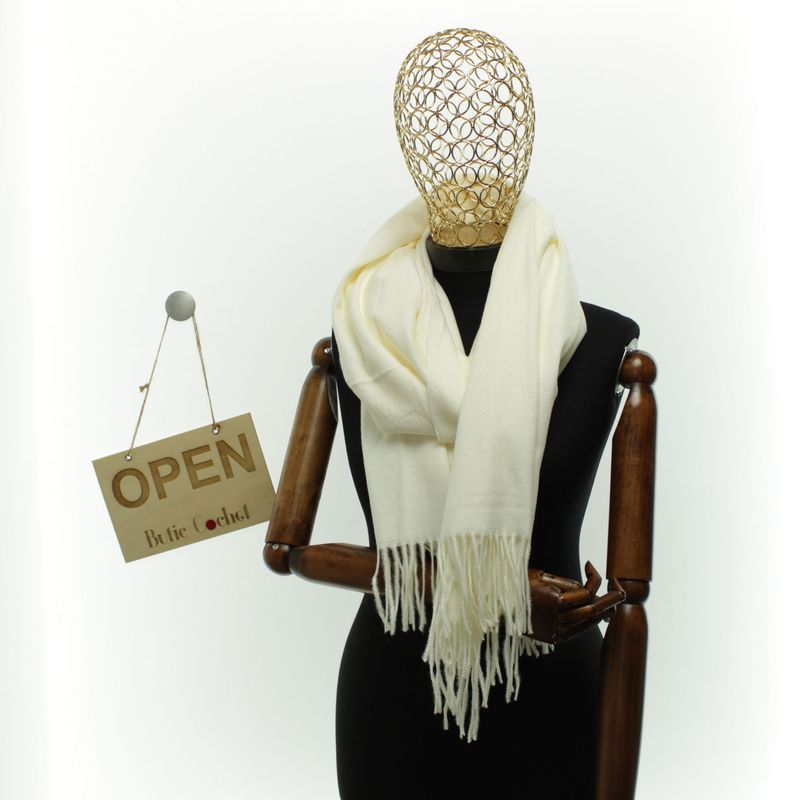 Fashion, accesorii si bijuterii - Femei - Accesorii femei - Esarfe si fulare femei - Esarfa dama, din lana, Buticcochet, 70x190 cm, model uni, Crem - ES3420 - Infinity.ro