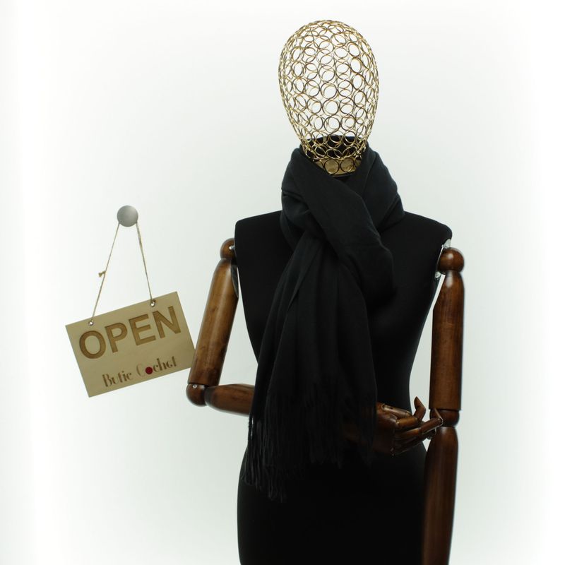 Fashion, accesorii si bijuterii - Femei - Accesorii femei - Esarfe si fulare femei - Esarfa dama, din lana, Buticcochet, 70x190 cm, model uni, Negru - ES3421 - Infinity.ro