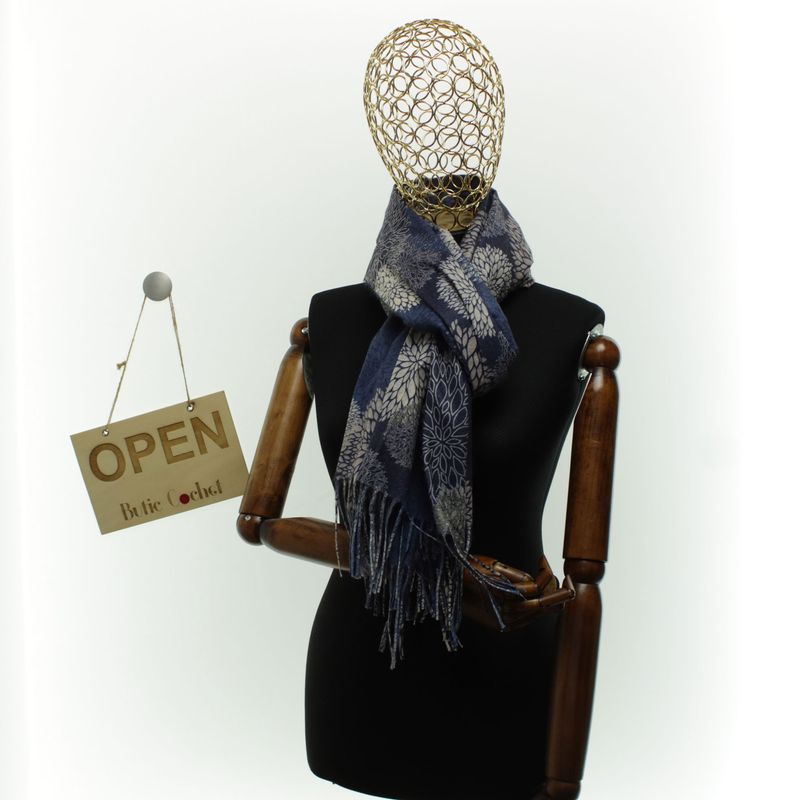 Fashion, accesorii si bijuterii - Femei - Accesorii femei - Esarfe si fulare femei - Esarfa dama, din lana, Buticcochet, 70x180 cm, model floral, Bleumarin - ES3428 - Infinity.ro