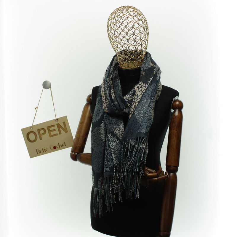Fashion, accesorii si bijuterii - Femei - Accesorii femei - Esarfe si fulare femei - Esarfa dama, din lana, Buticcochet, 70x180 cm, model floral, Negru - ES3434 - Infinity.ro