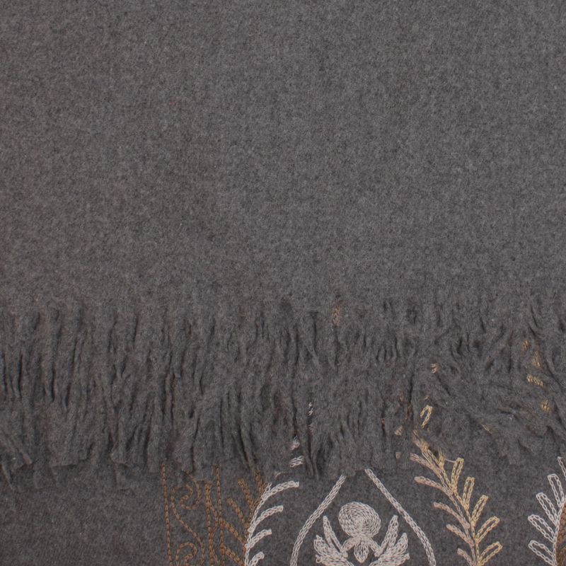 Fashion, accesorii si bijuterii - Femei - Accesorii femei - Esarfe si fulare femei - Esarfa dama, din lana, Buticcochet, 70x180 cm, model cu boderie, Gri - ES3439 - Infinity.ro