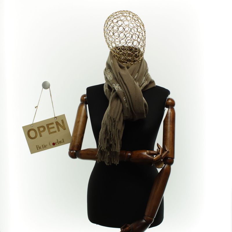 Fashion, accesorii si bijuterii - Femei - Accesorii femei - Esarfe si fulare femei - Esarfa dama, din lana, Buticcochet, 70x180 cm, model cu boderie, Maro - ES3459 - Infinity.ro