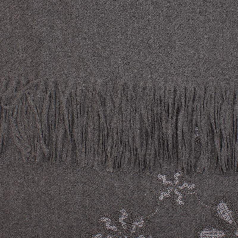 Fashion, accesorii si bijuterii - Femei - Accesorii femei - Esarfe si fulare femei - Esarfa dama, din lana, Buticcochet, 70x180 cm, model cu boderie, Gri - ES3460 - Infinity.ro